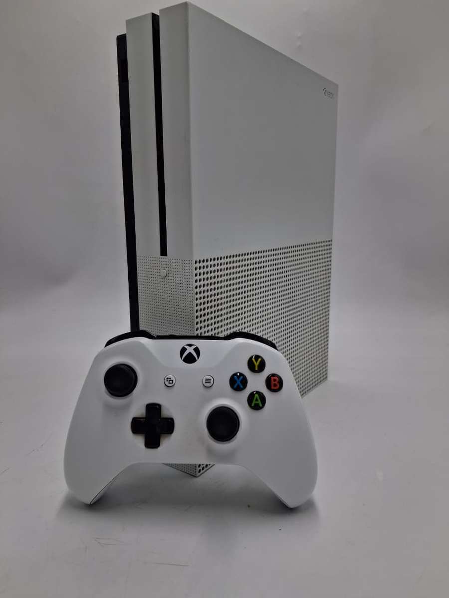  Xbox One S 500GB  Great Condition | Ready to Play 