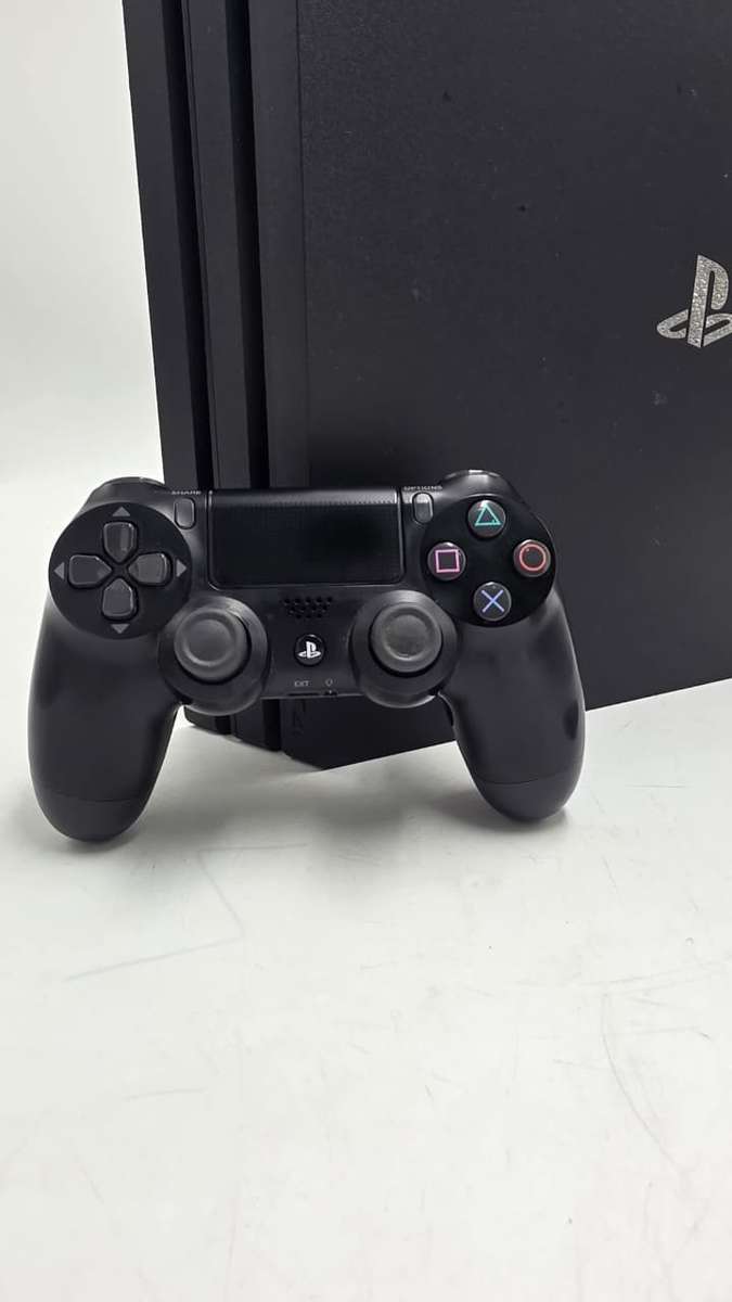 PlayStation 4 Pro V1 1TB  4K Gaming
