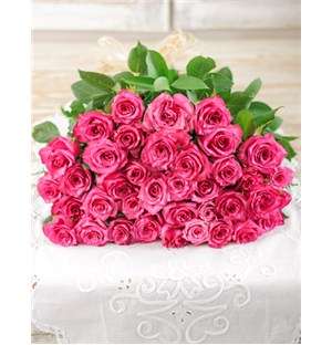MYNETSP618 Cerise Rose Bouquet