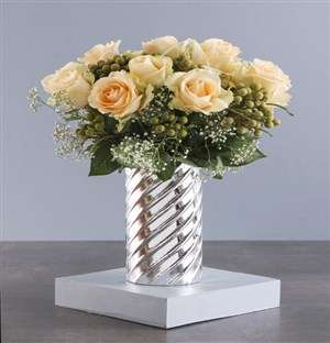 Peach Roses In Twirl Cylinder Vase
