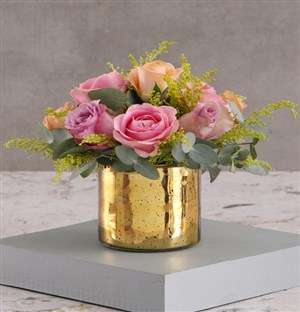 Mixed Roses in Gold Round Vase