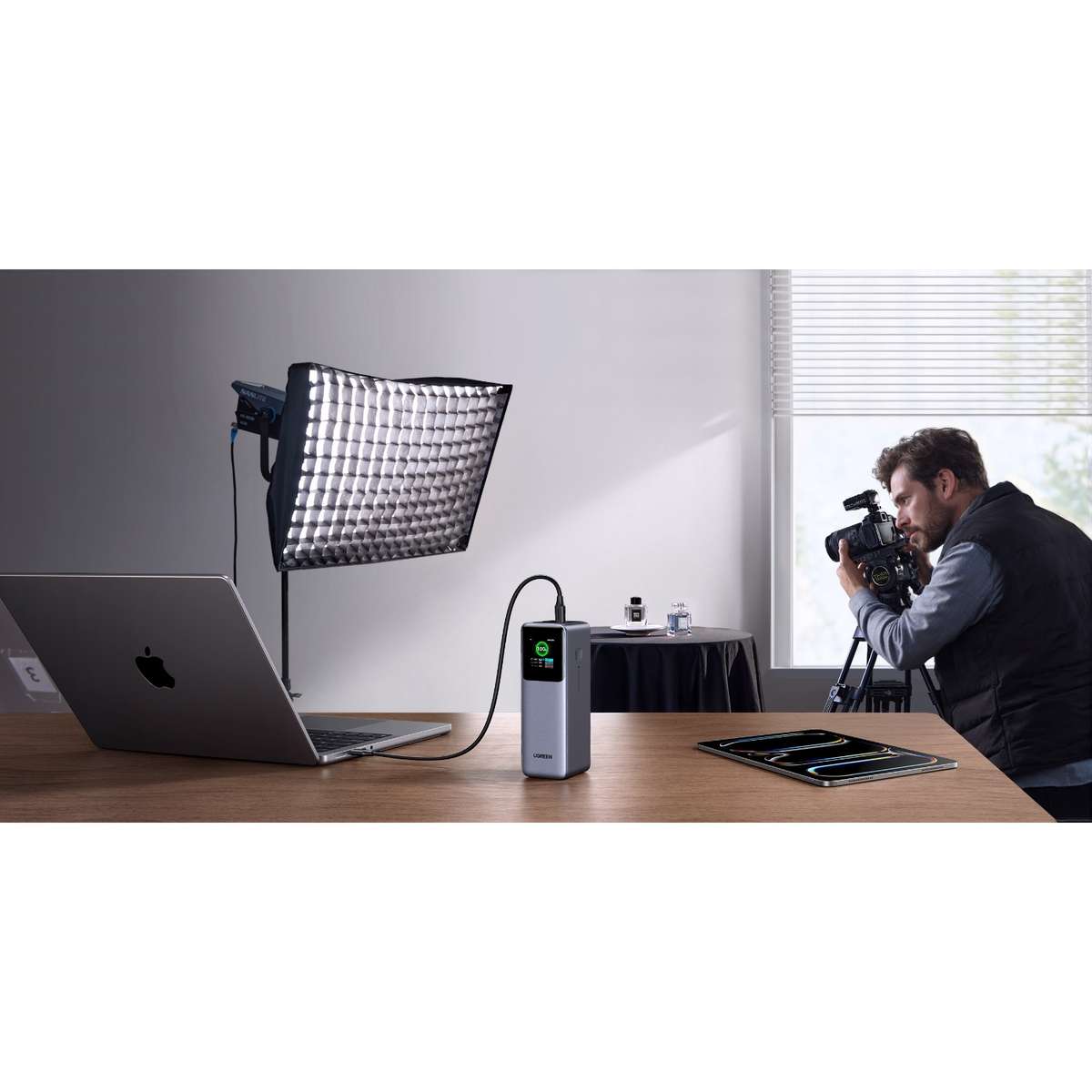 UGREEN 25000mAh 200W PD Power Bank with TFT Smart Display - Grey