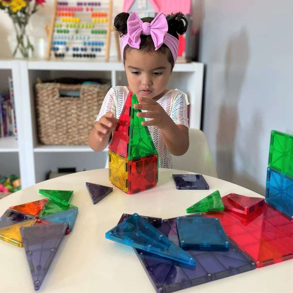 Magna-Tiles - Magnetic Construction Set - Translucent Colours - 32pcs