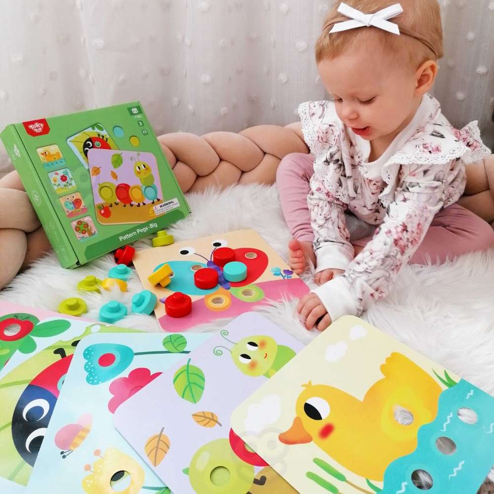 TookyToy - Fine Motor Pegs & Pegboard Activity Set