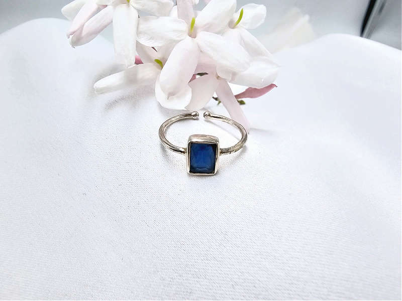 Blue Sapphire Ring (925 Silver)