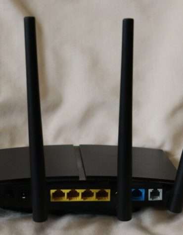 D-LINK DWR-956M 4G LTe router (It take a sim card)