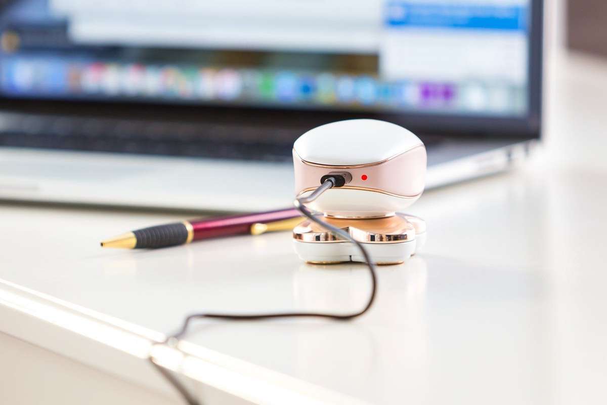 Finishing Touch Flawless Legs Women's Wet & Dry Hair Remover As Seen On TV