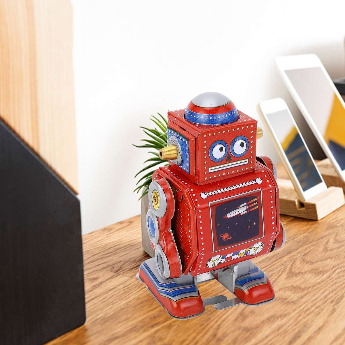 (Red)Wind Up Robot Toy Hand Made Decorative Vintage Clockwork Robot Toy