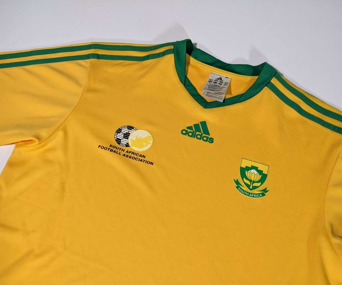 Original Adidas 2010 Football T-Shirt. Size Large