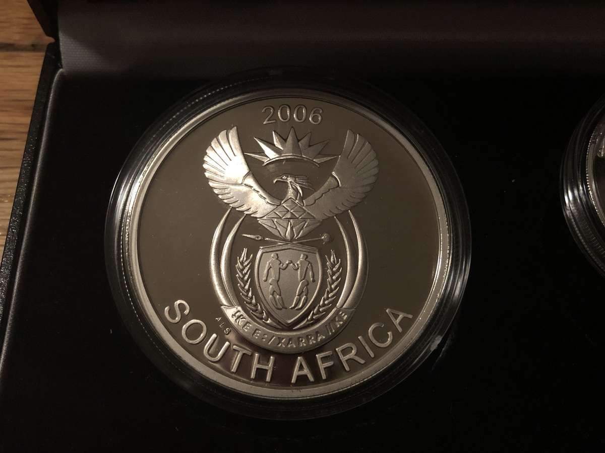 2006 Prestige Black Backed Jackal FOUR coin Proof Silver set (3,75 ounces) in imbuia box Ltd mintage