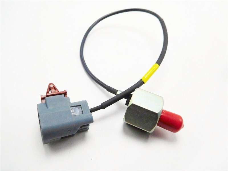 New Detonation Knock Sensor For MAZDA 3 BK 1.4 1.6 2.0 2.3 ZJ01-18-921 E1T50371