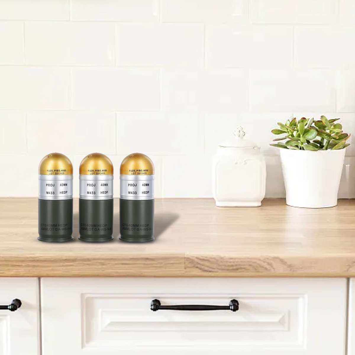 Sturdy And Reliable M433 HEDP 40mm Cartridge Dummy Grenade Model With Storage