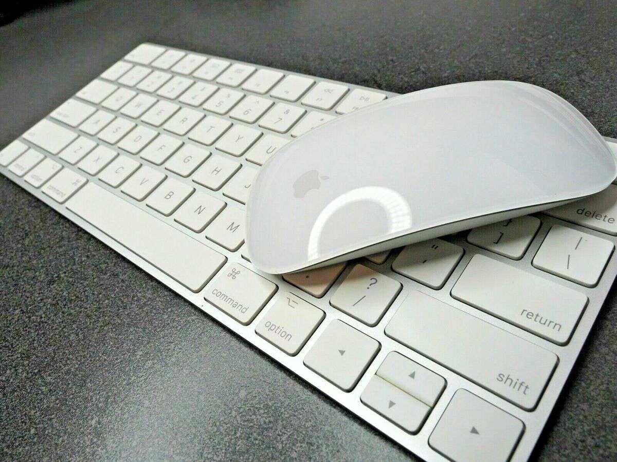 APPLE WIRELESS KEYBOARD & MOUSE SET