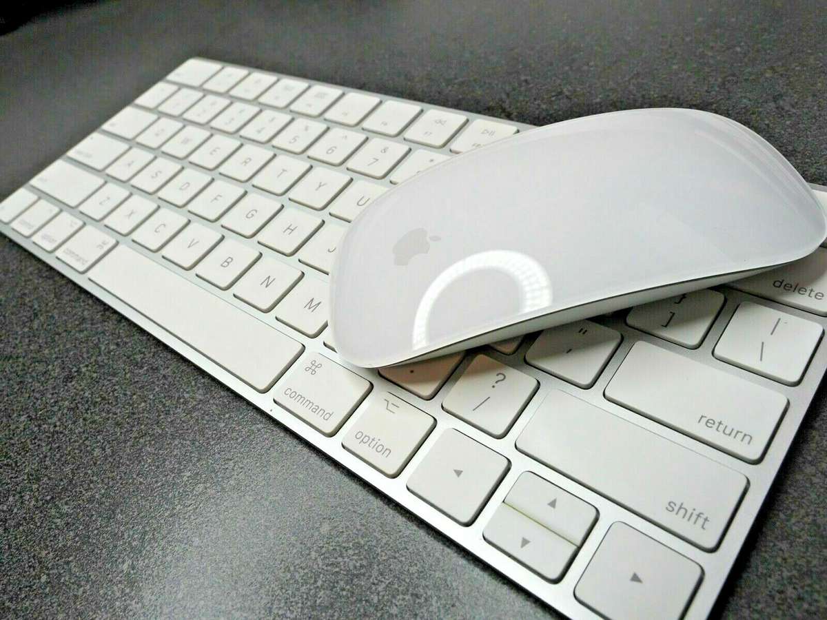 **BARGAIN BUY**APPLE MAGIC 2 RECHARGEABLE WIRELESS KEYBOARD & MOUSE -WORTH R6k- GRAB IT@JUST R2999!!