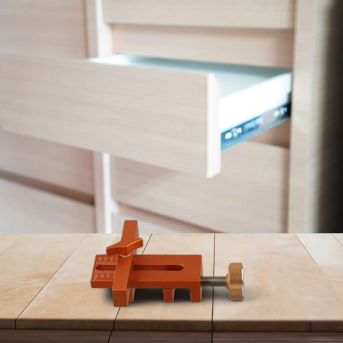 Adaptable Cabinet Door Installation Tool With Flexible Positioning Points