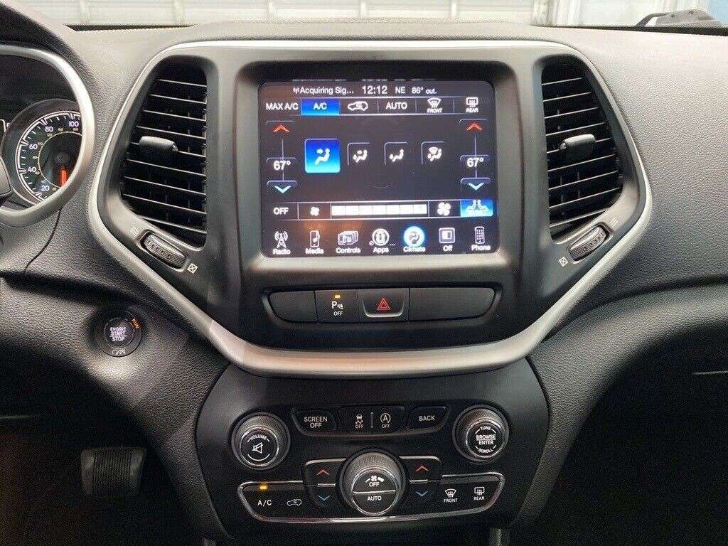 Replacement 17-22 8.4" Uconnect 4C for UAQ LCD Display Touch Screen Radio