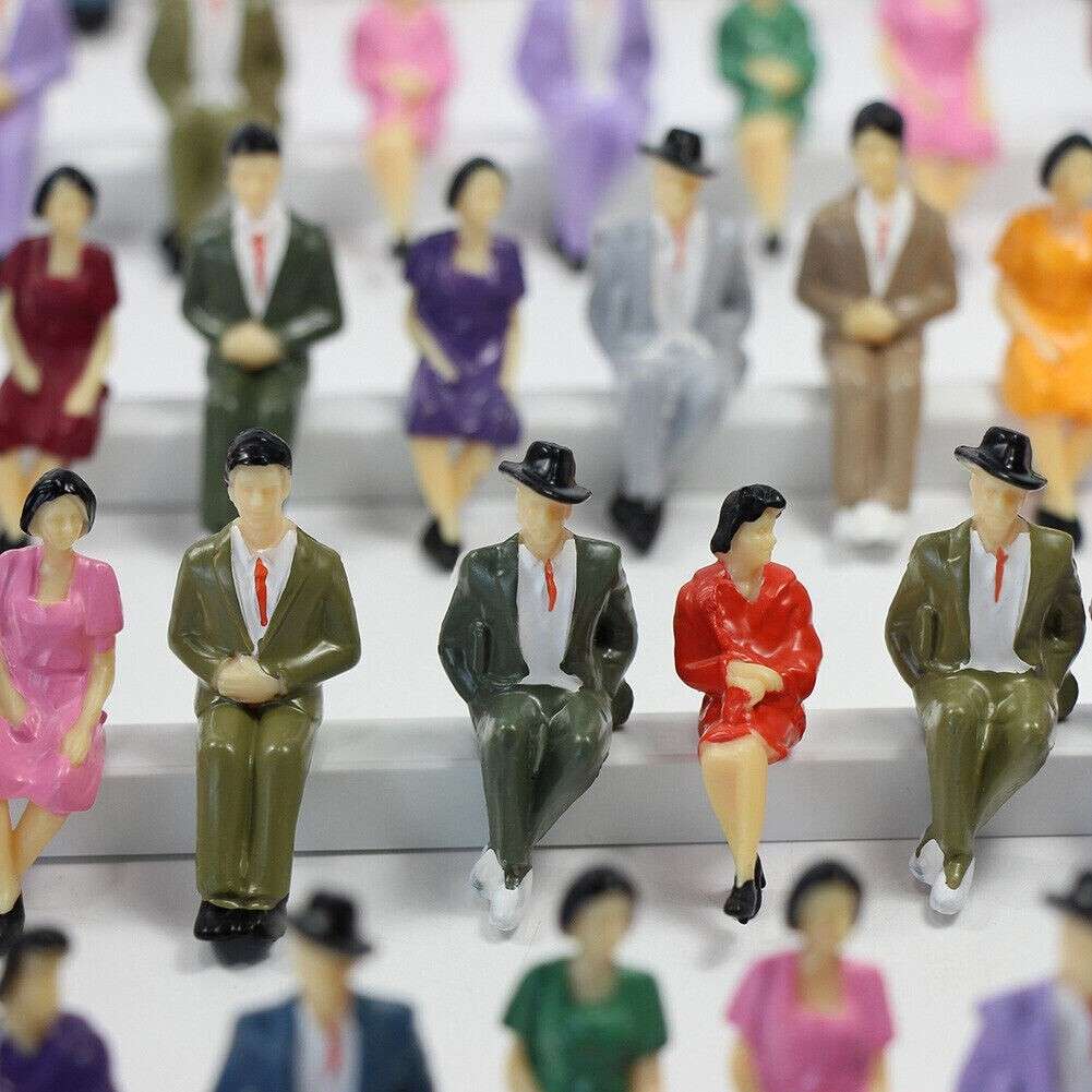 Sitting Figures 48*painted Figures 1:32 Scale 1:32 Brand New For Model-Building