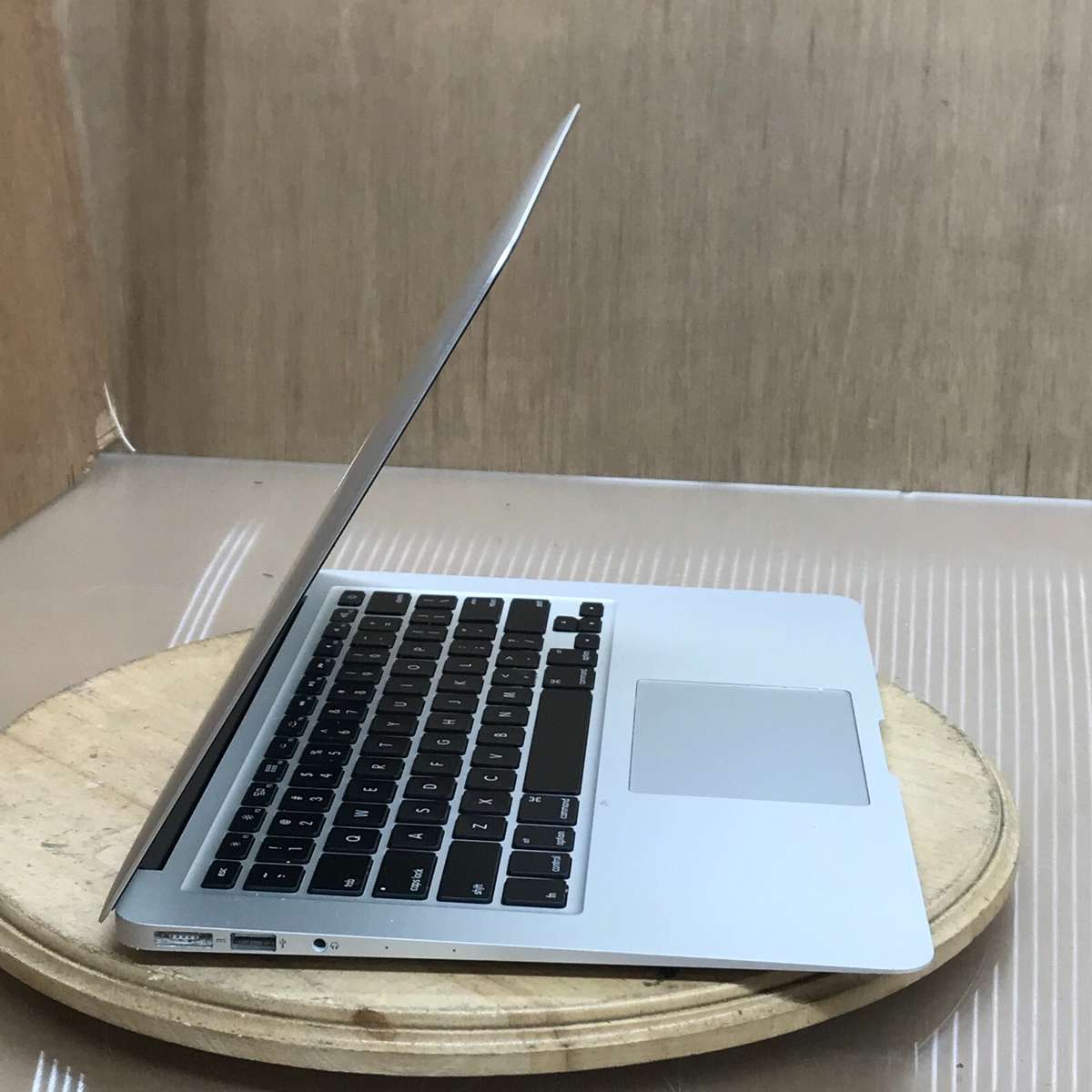 Macbook Air (Early 2015) A1466