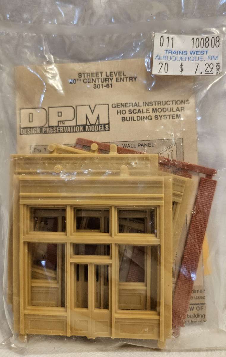 HO Design Preservation Models Street Level 20th Century Entry Scale Modular #301-61 Kit