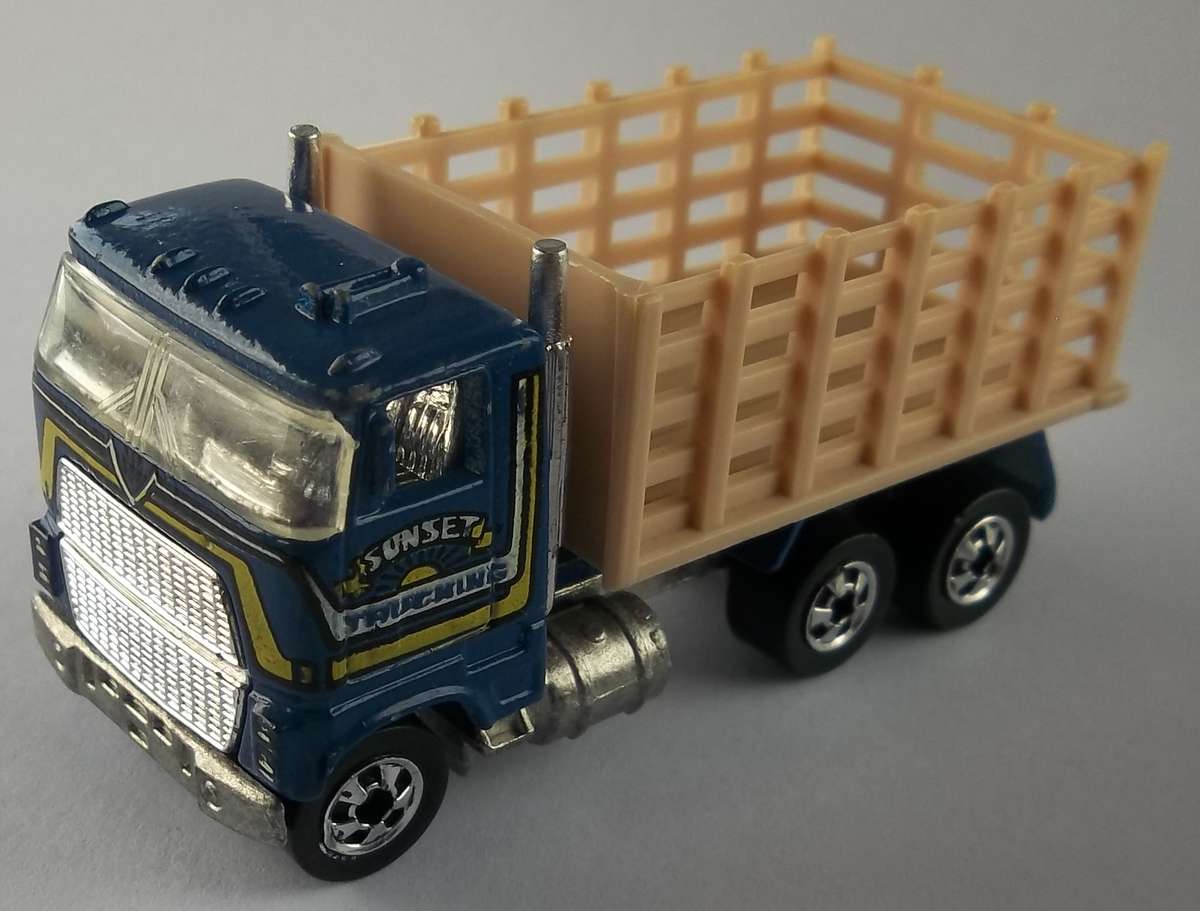 Hot Wheels Tipping Truck Great Condition HOTWHEELS Retro Wheels Like Matchbox scale