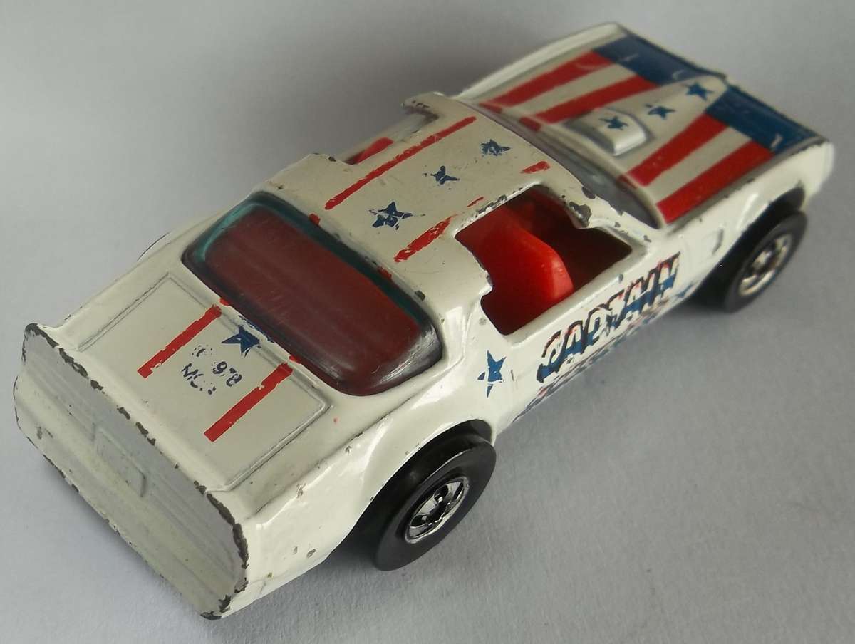 Hot Wheels Hot Bird Pontiac Firebird  Matchbox Scale Model Car Made in 1977 Vinage Model HOTWHEELS