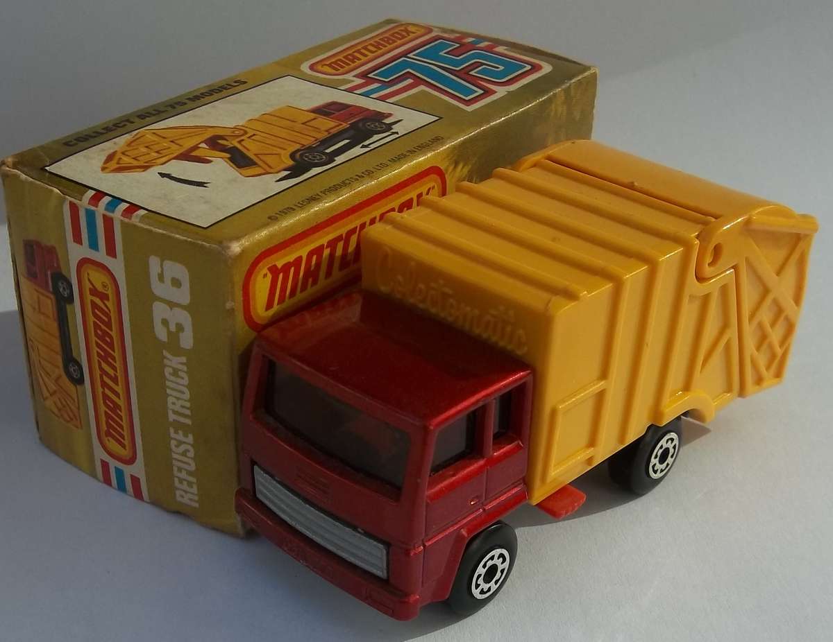MATCHBOX Lesney Superfast #36 Refuse Truck 1979 Made in England Car BOXED Vintage 1979 model car
