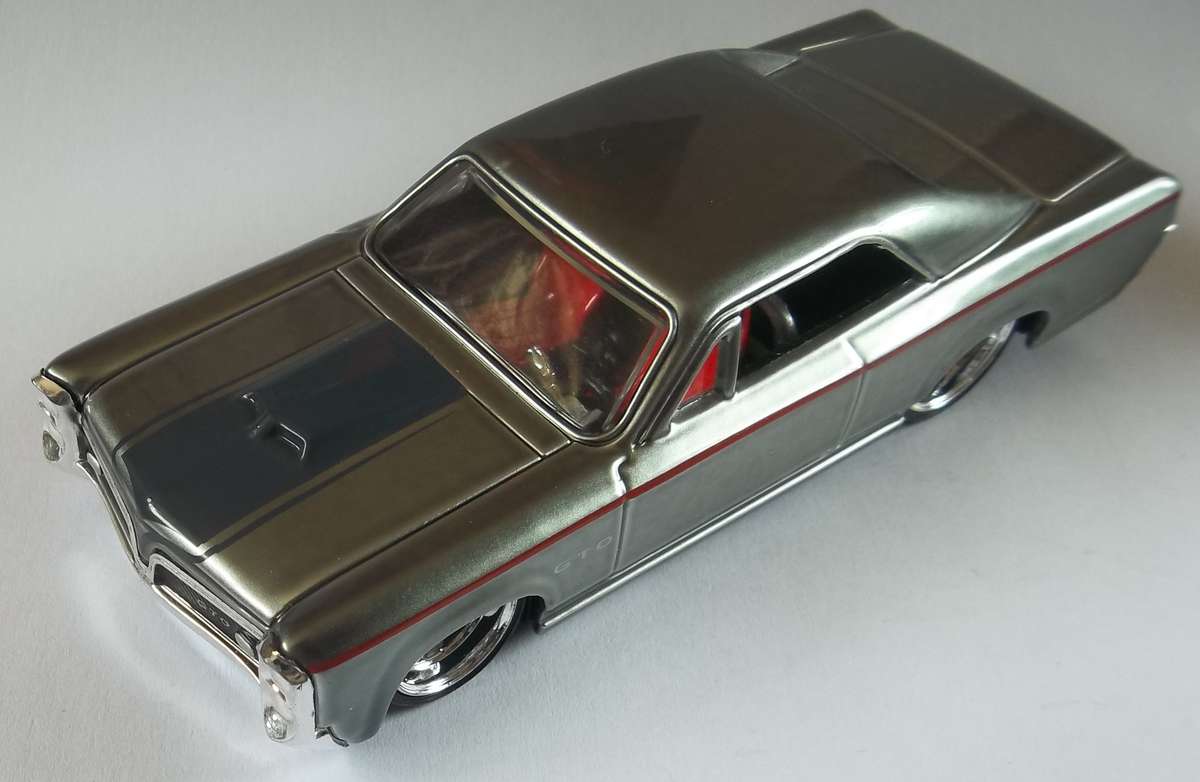 Hot Wheels 1/43 LARGER Scale Pontiac GTO NITROUS RUBBER TYRES  Detail Interior Hotwheels MATCHBOX