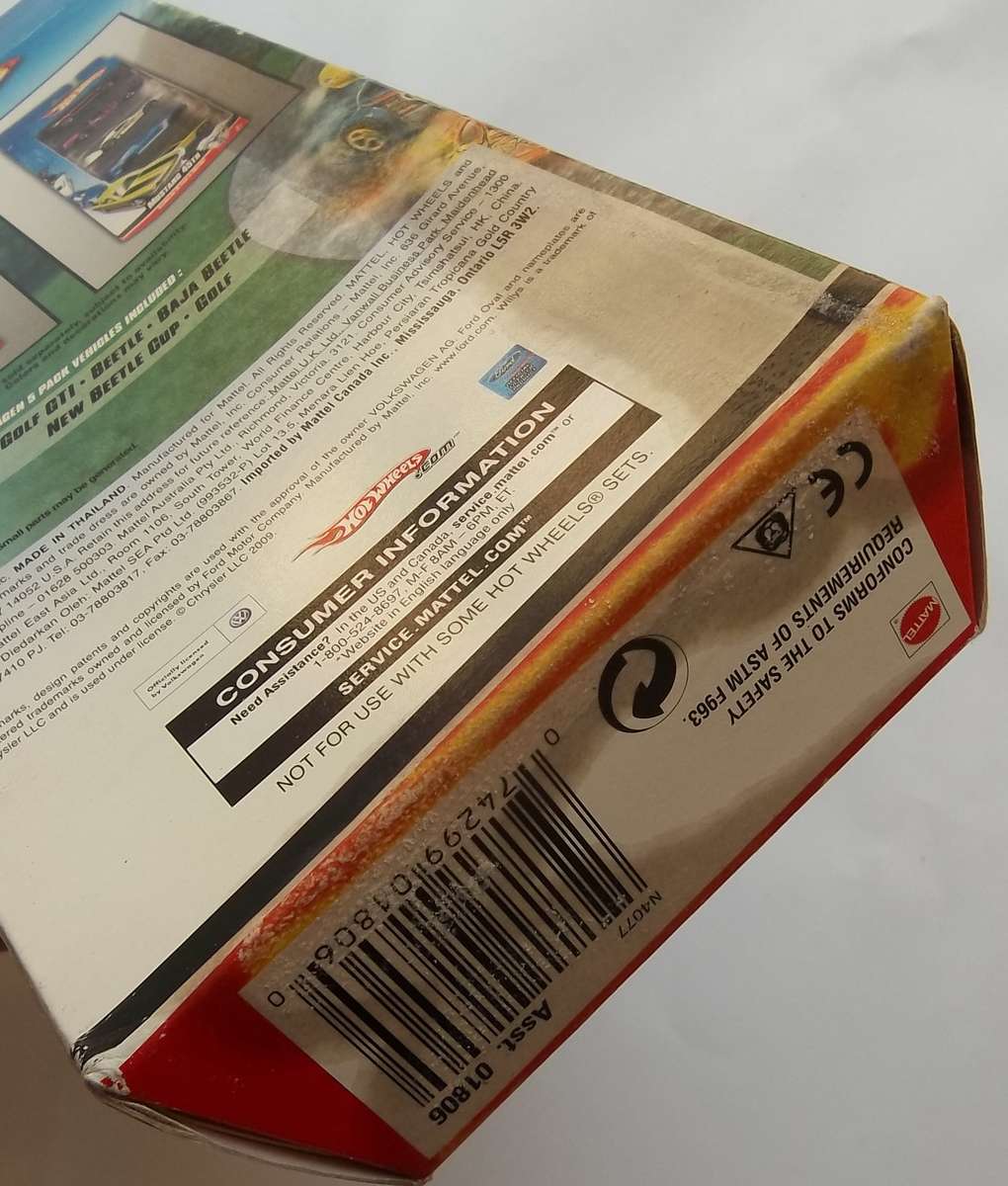 HOT WHEELS VOLKSWAGEN 5 Car set Sealed VW Golf , Beetle, New Beetle Cup , Golf GTI , Baja Beetle