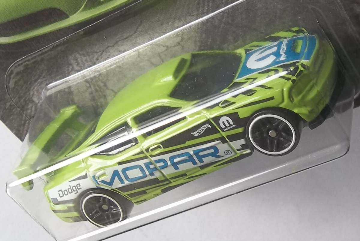 HOT WHEELS MOPAR SERIES  Dodge Charger Drift HOTWHEELS similar Scale to Matchbox