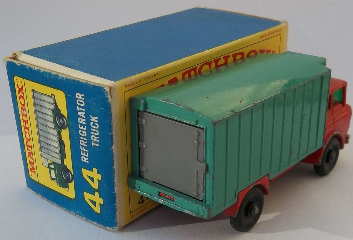 MATCHBOX Lesney 1-75 SERIES REGULAR WHEELS  #44 Refridgerator Truck England Boxed Model Vintage