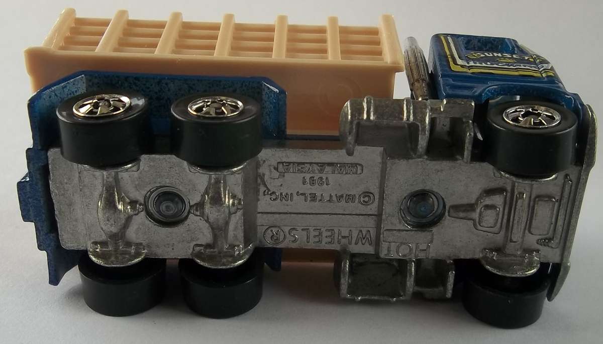 Hot Wheels Tipping Truck Great Condition HOTWHEELS Retro Wheels Like Matchbox scale