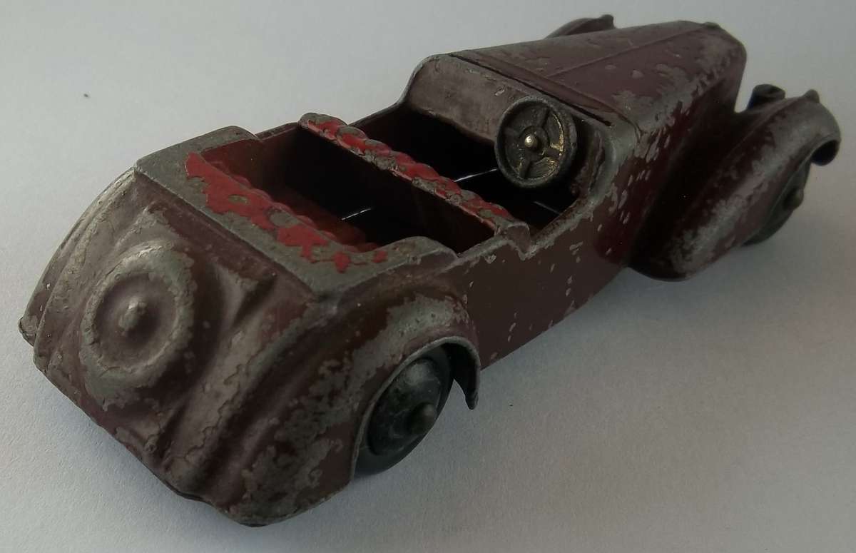 Dinky Toys #38d Alvis 1940's Model Solid Die Cast Made in England Model Car