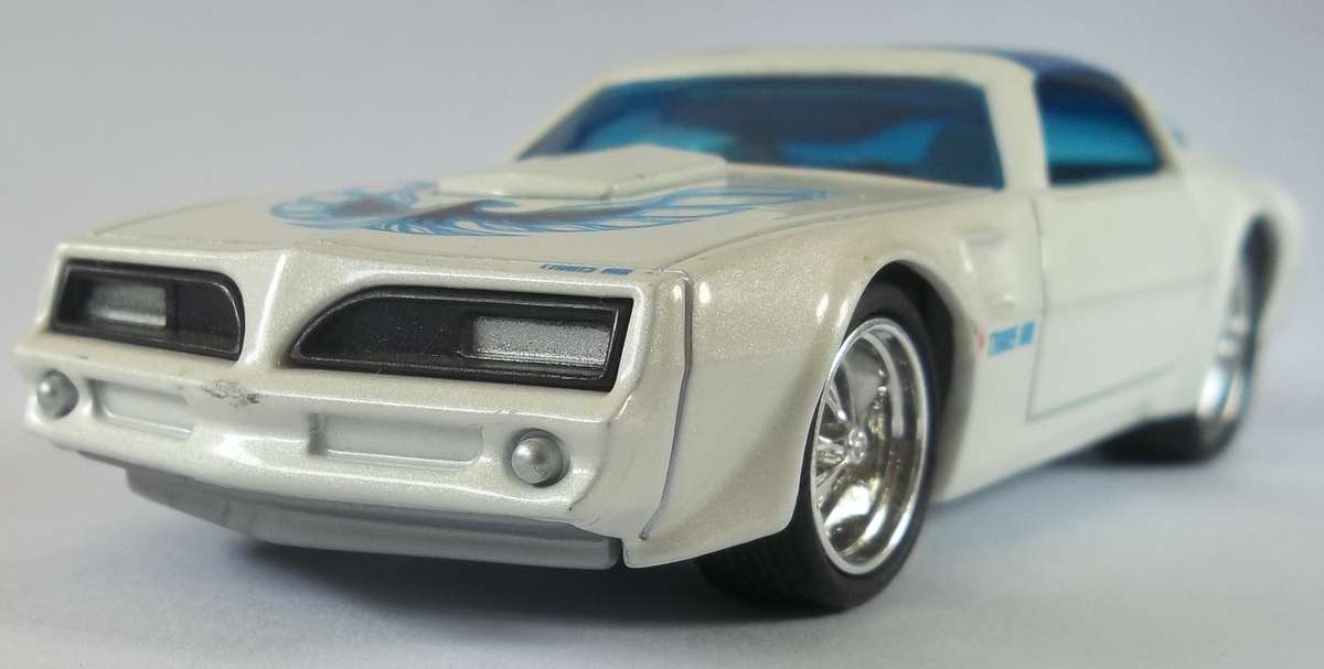 Hot Wheels 1/43 LARGER 1978 Pontiac Trans Am RUBBER TYRES  Detailed Interior Hotwheels MATCHBOX