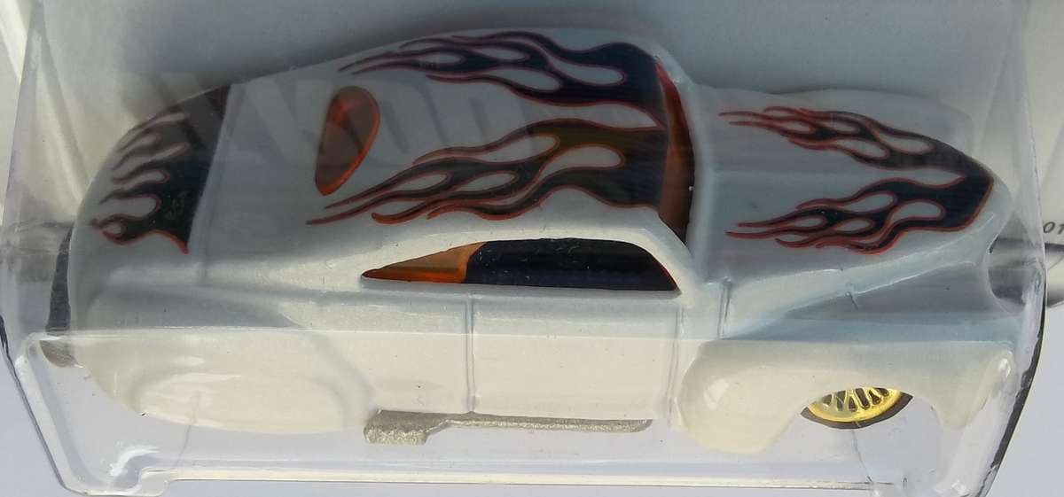 Hot Wheels Hot Rod Magazine Tail Dragger HOTWHEELS similar scale to Matchbox sealed on card