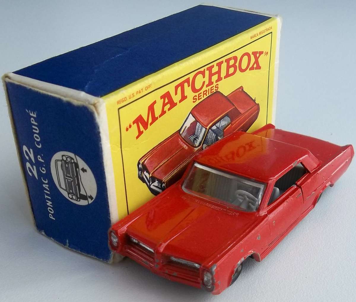 Matchbox Lesney 1-75 Series Regular Wheels #22 Pontiac Coupe BOXED ENGLAND CRUISER VINTAGE