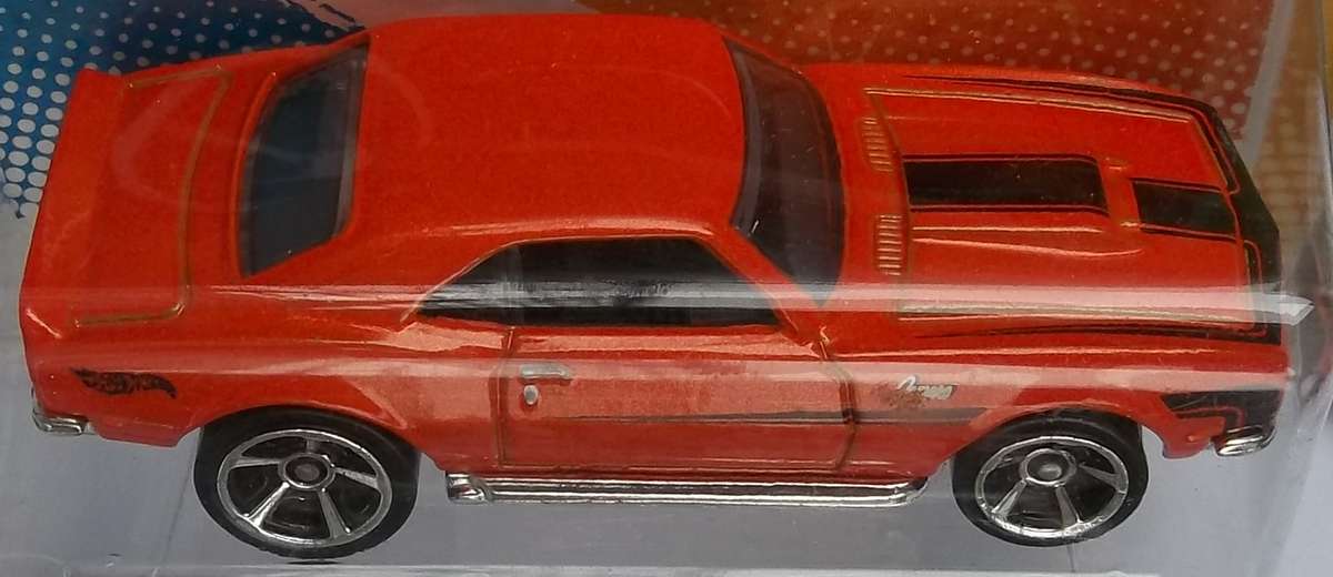 A HOT WHEELS HW MAIN STREET 1968 Copo Camaro Made in 2011 HOTWHEELS Similar Scale to Matchbox