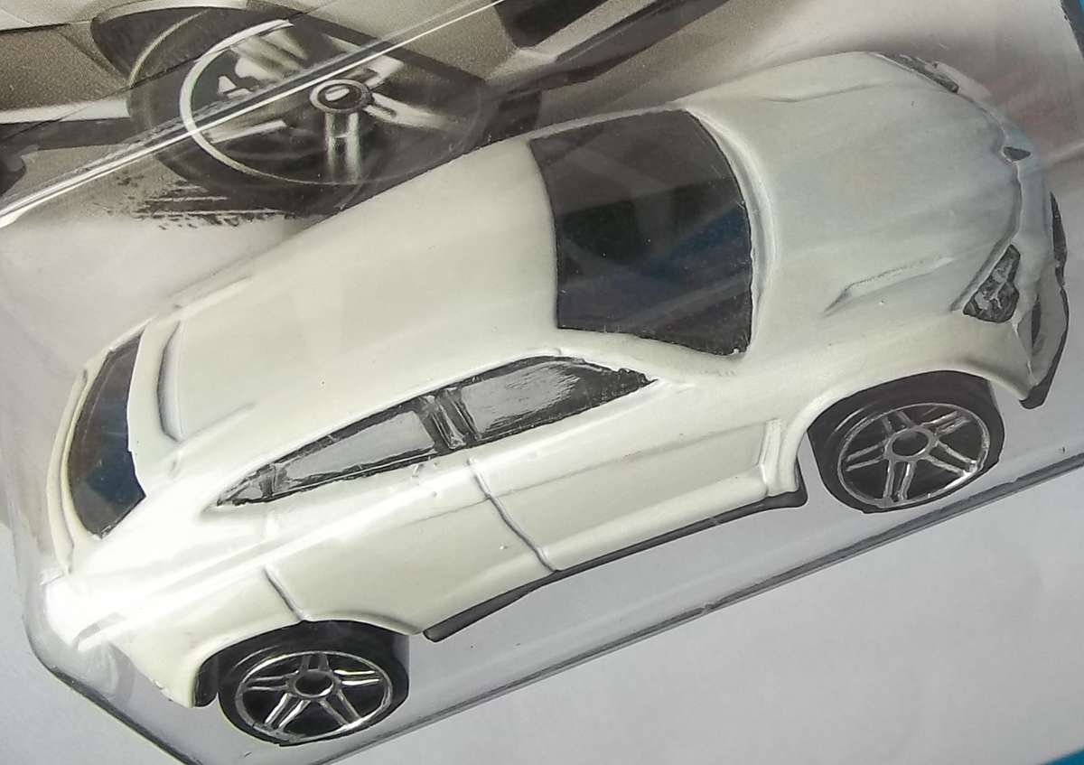 Hot Wheels Lamborghini Urus 2013 HOTWHEELS like Matchbox Boxed Model Car