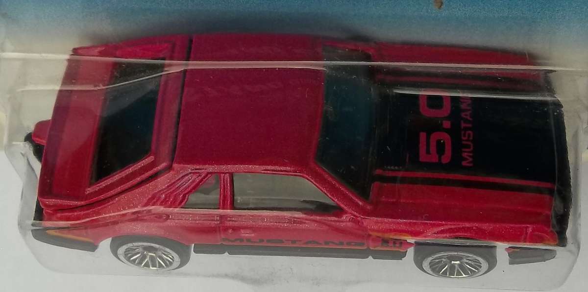 Hot Wheels Mustang Cobra Made in 1996 Vintage model Similar scale to Matchbox HOTWHEELS