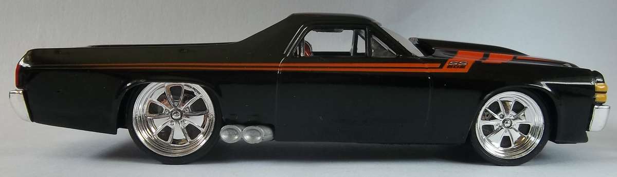 Hot Wheels 1/43 LARGER Scale Chevrolet El Camino Bakkie RUBBER TYRES + TREAD Detailed Hotwheels