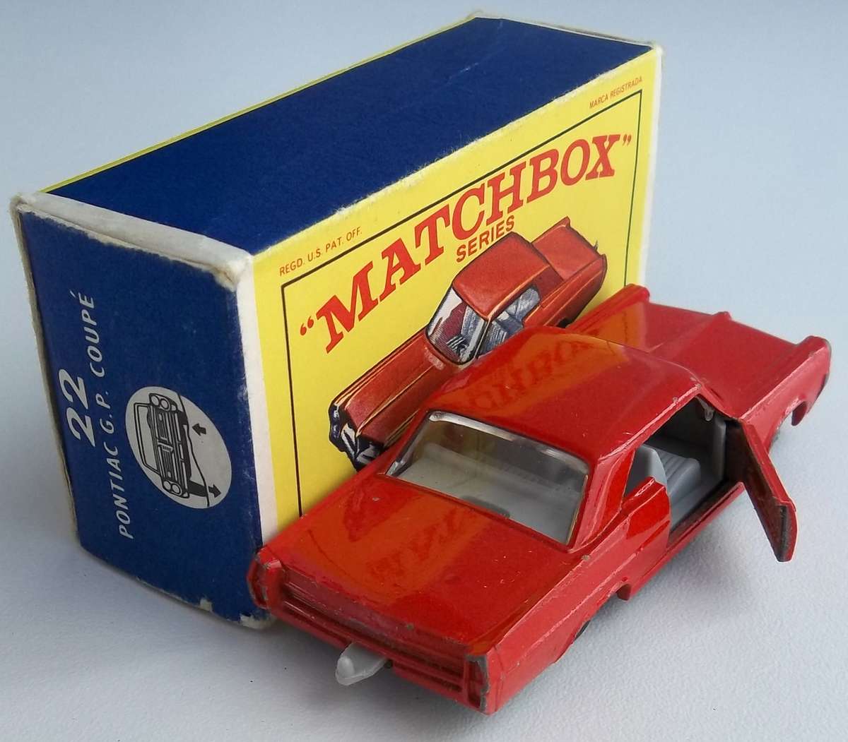 Matchbox Lesney 1-75 Series Regular Wheels #22 Pontiac Coupe BOXED ENGLAND CRUISER VINTAGE