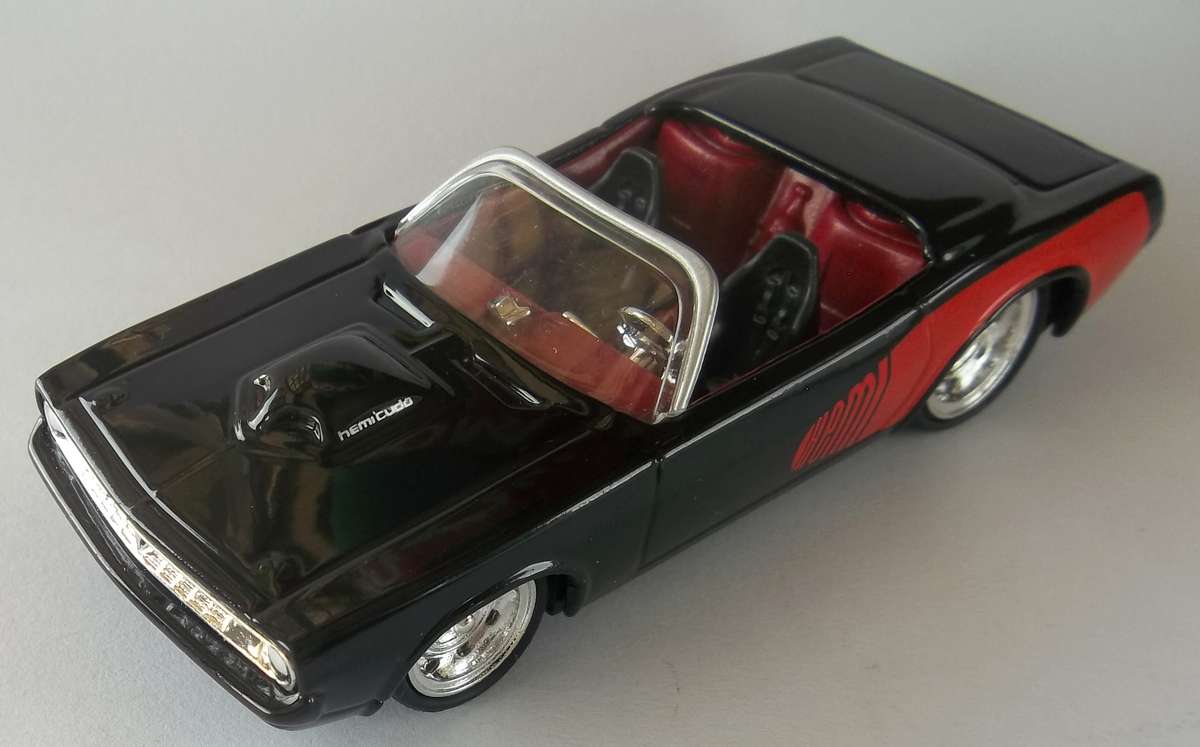 Hot Wheels 1/43 LARGER 1970 Barracuda RUBBER TYRES  Detailed Interior Hotwheels MATCHBOX