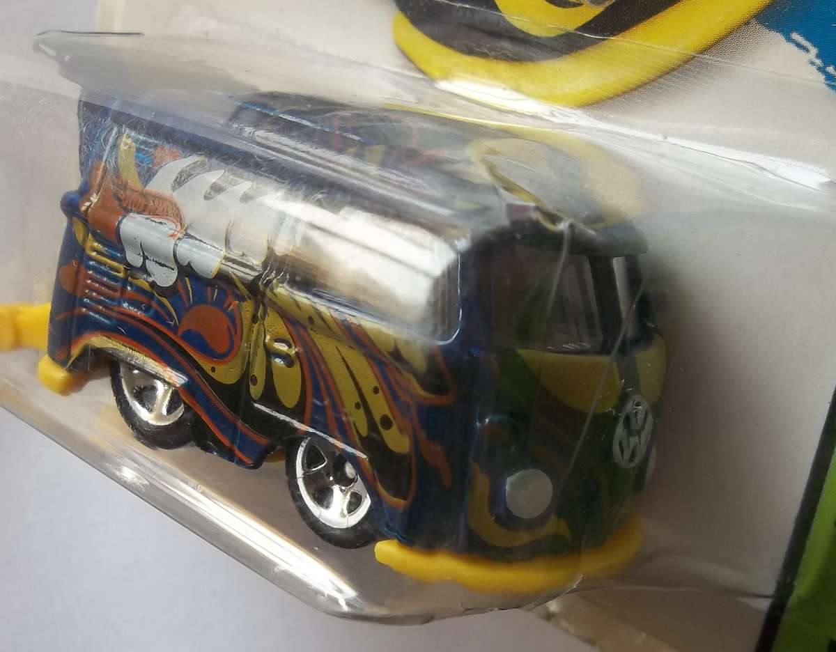 Hot Wheels HW WORKSHOP VW Volkswagen Kool Kombi Matchbox Scale HOTWHEELS