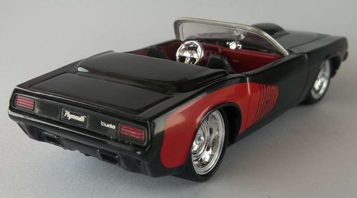 Hot Wheels 1/43 LARGER 1970 Barracuda RUBBER TYRES  Detailed Interior Hotwheels MATCHBOX
