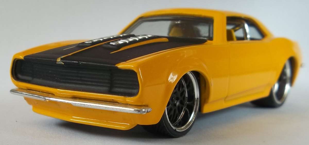 Hot Wheels 1/43 LARGER Scale 1968 Chevrolet Camaro RUBBER TYRES + TREAD Detail Interior Hotwheels