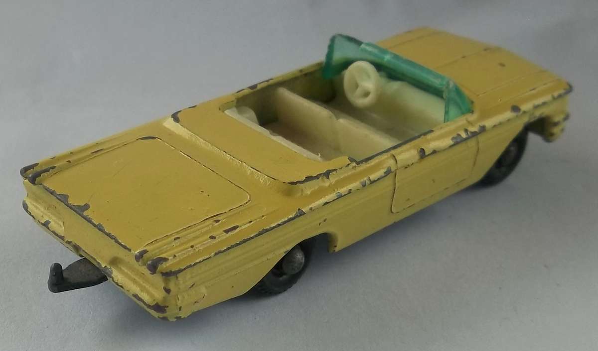 Matchbox Lesney 1-75 Series #39 Pontiac Convertible Made in England Vintage 1959 Model