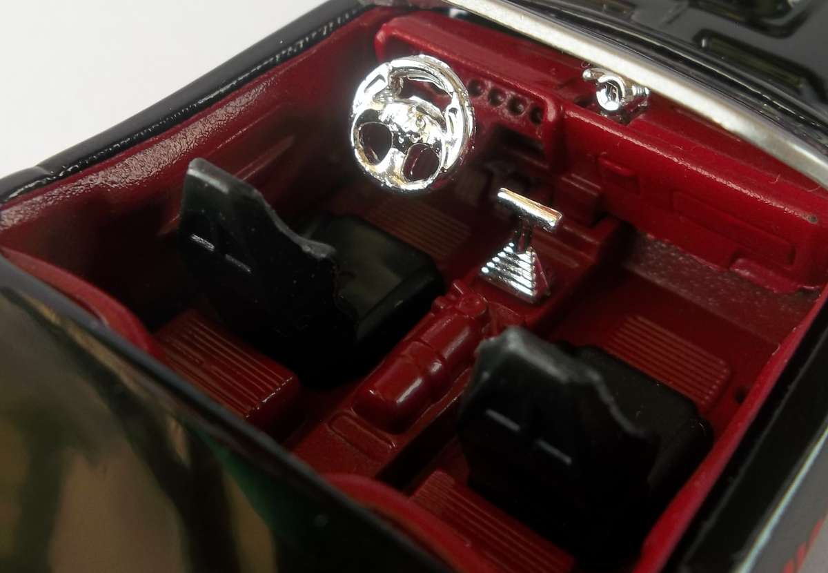 Hot Wheels 1/43 LARGER 1970 Barracuda RUBBER TYRES  Detailed Interior Hotwheels MATCHBOX