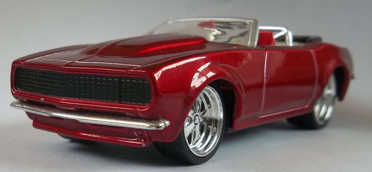 Hot Wheels 1/43 LARGER Scale '68 Chevrolet Camaro RUBBER TYRES  Detail Interior Hotwheels MATCHBOX