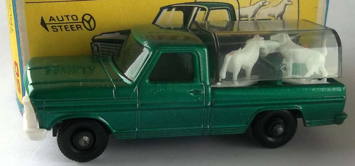 MATCHBOX Lesney 1-75 SERIES REGULAR WHEELS #50 FORD Kennel Truck Made in England 1969 BOXED MODEL
