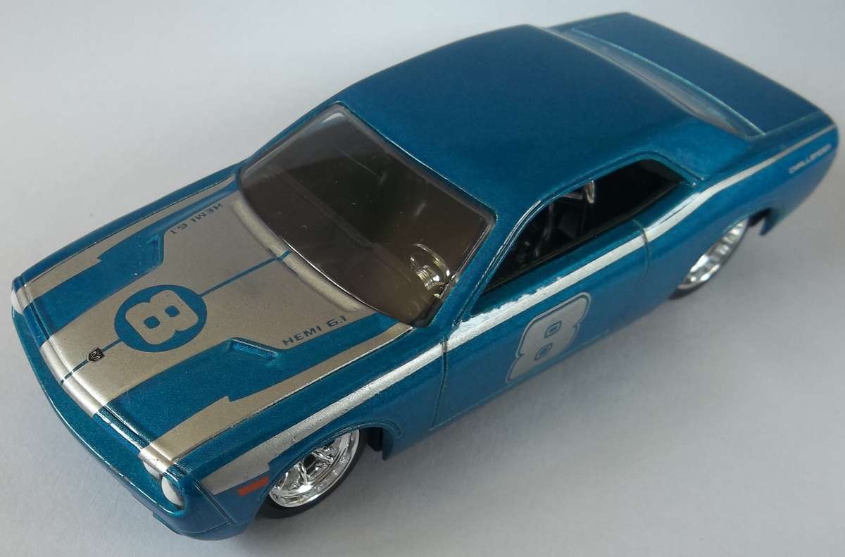 Hot Wheels 1/43 LARGER Scale Challenger Concept RUBBER TYRES Detail Interior Hotwheels MATCHBOX