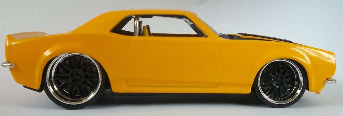 Hot Wheels 1/43 LARGER Scale 1968 Chevrolet Camaro RUBBER TYRES + TREAD Detail Interior Hotwheels
